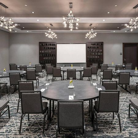 Residence Inn By Marriott Boston Нейтик Екстериор снимка