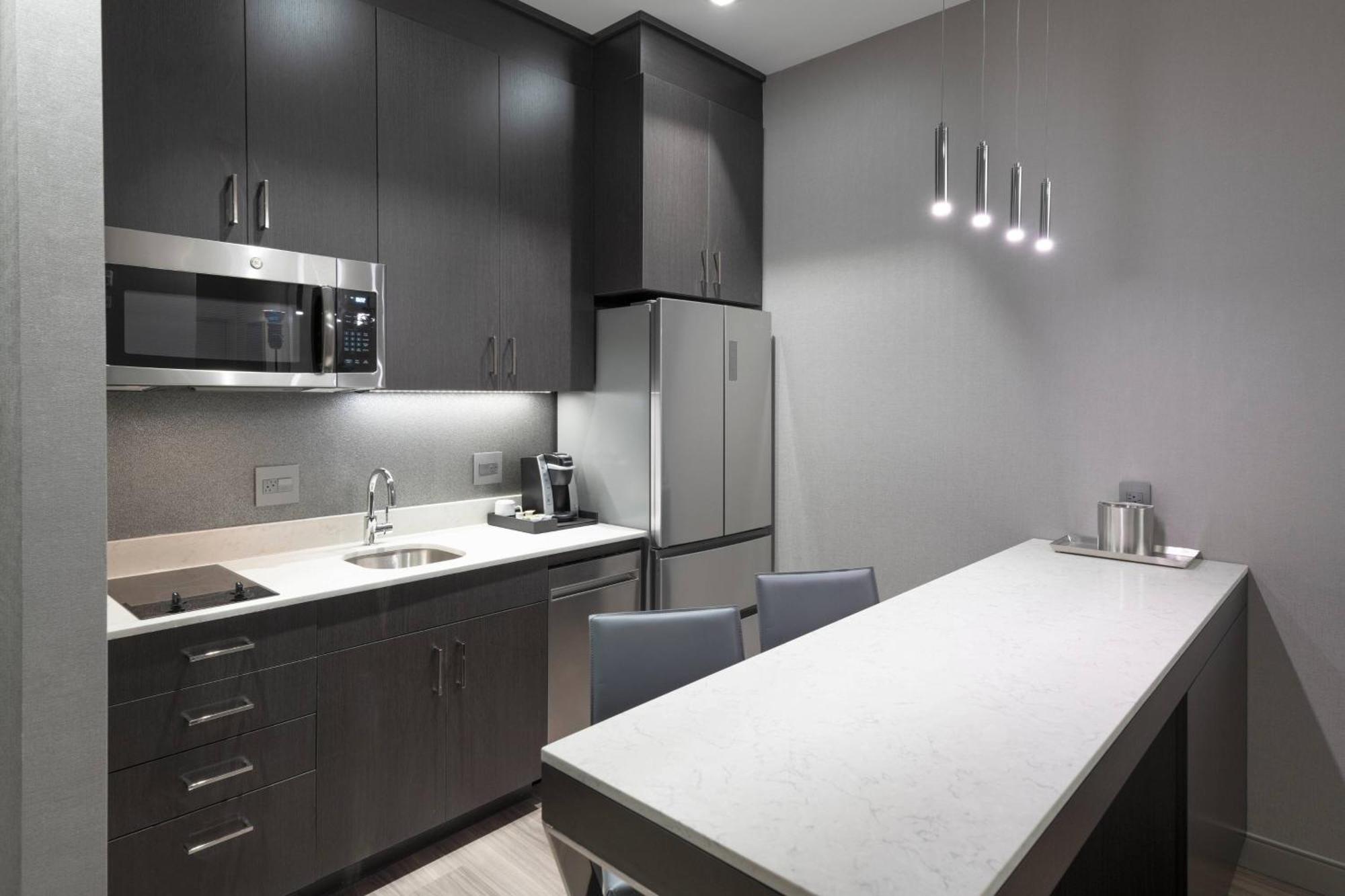 Residence Inn By Marriott Boston Нейтик Екстериор снимка